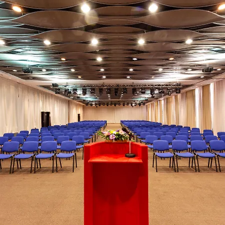 Хотел гранд