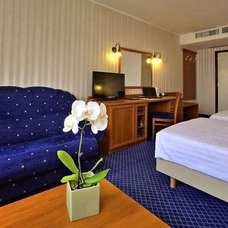 Хотел гранд 4*