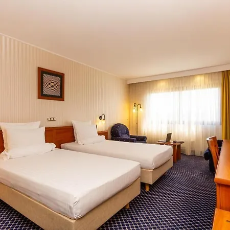 гранд 4*