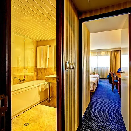 Хотел гранд 4*