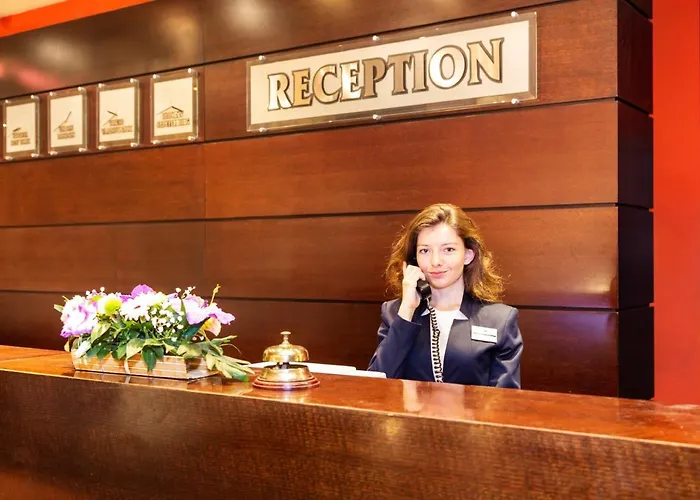 普罗夫迪夫大酒店 4*